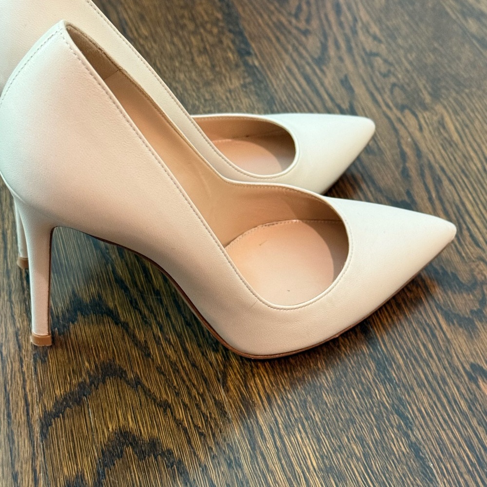 Gianvito Rossi 105 Pumps • Ivory Leather • Size 39 (US 9) - Picture 4 of 12